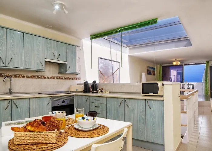 Sea View Colony Club בית נופש