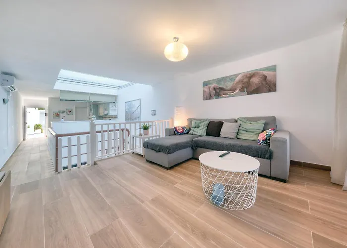 בית נופש Sea View Colony Club *